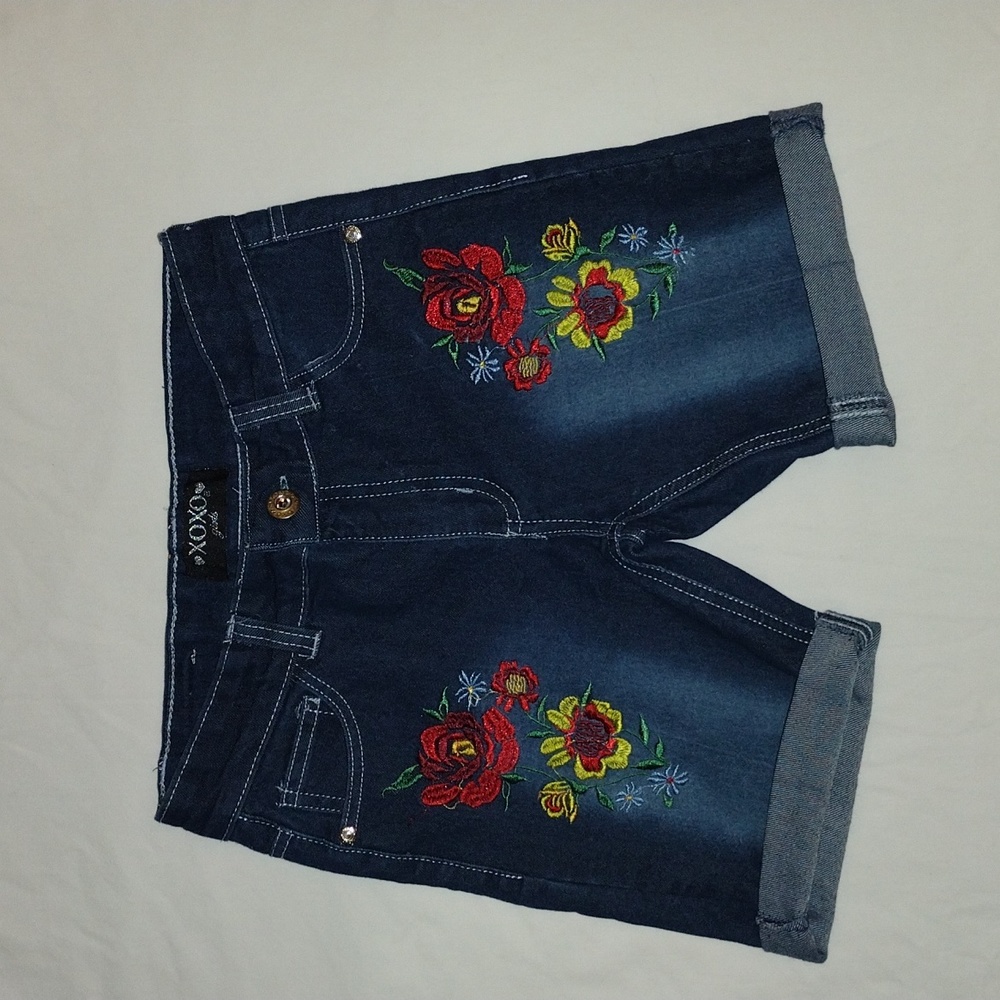 XOXO,girls,cut off embroidered shorts.